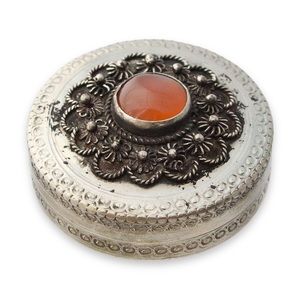Vintage Carnelian Pill Box Silver Tone Cannetille Filigree Lidded Trinket Case
